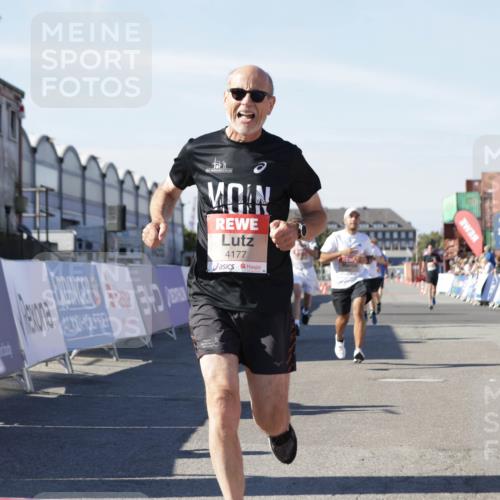 03.10.2025 - Köhlbrandbrückenlauf Jannik Wohlers http://msf.ph/oto/9112357 03.10.2025 13:00:58 Ziel 4069, 4140, 4177, 4407, 4425, 4512, 4820, 6042, 6464 meine-sportfotos.de