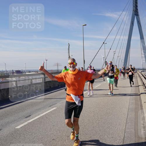 03.10.2025 - Köhlbrandbrückenlauf Michael Burmester http://msf.ph/oto/9112359 03.10.2025 12:54:28 Position 2  meine-sportfotos.de
