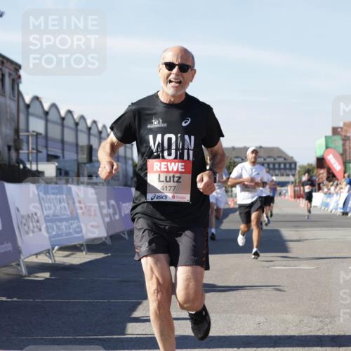 03.10.2025 - Köhlbrandbrückenlauf Jannik Wohlers http://msf.ph/oto/9112361 03.10.2025 13:00:58 Ziel 4069, 4140, 4177, 4407, 4425, 4512, 4820, 6042, 6464 meine-sportfotos.de