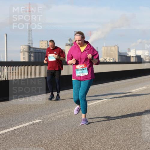 03.10.2025 - Köhlbrandbrückenlauf Lena Gebhardt http://msf.ph/oto/9112362 03.10.2025 10:16:00 Position 2 2666 meine-sportfotos.de
