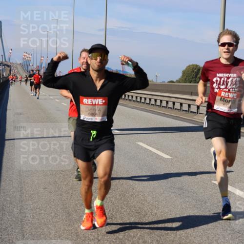 03.10.2025 - Köhlbrandbrückenlauf Strokosch-Dieckow http://msf.ph/oto/9112378 03.10.2025 12:41:15 Position 3 6804, 2015, 633 meine-sportfotos.de
