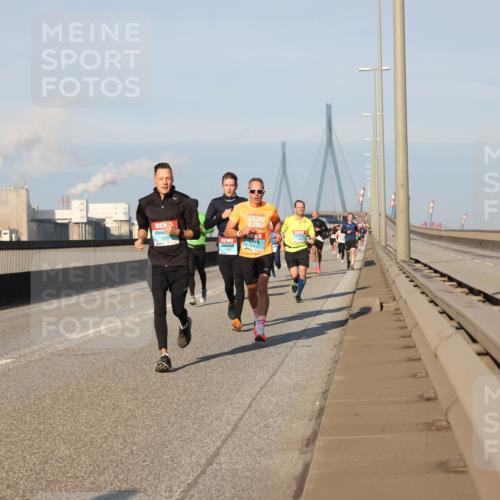 03.10.2025 - Köhlbrandbrückenlauf Lena Gebhardt http://msf.ph/oto/9112381 03.10.2025 09:42:25 Position 2 1261 meine-sportfotos.de