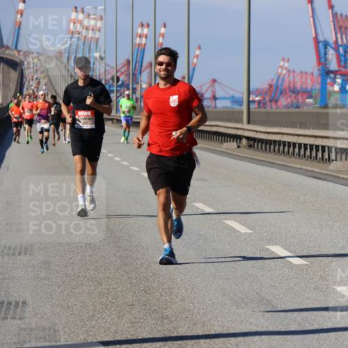 03.10.2025 - Köhlbrandbrückenlauf Strokosch-Dieckow http://msf.ph/oto/9112384 03.10.2025 12:41:21 Position 3 24089 meine-sportfotos.de