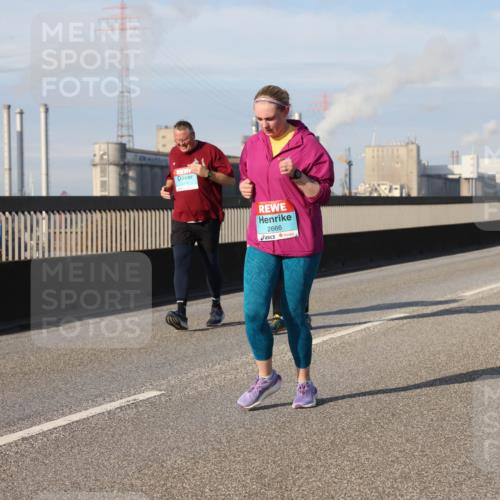 03.10.2025 - Köhlbrandbrückenlauf Lena Gebhardt http://msf.ph/oto/9112388 03.10.2025 10:16:00 Position 2 2666 meine-sportfotos.de