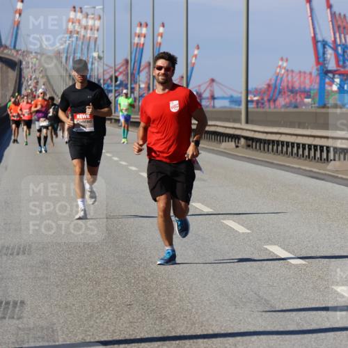 03.10.2025 - Köhlbrandbrückenlauf Strokosch-Dieckow http://msf.ph/oto/9112390 03.10.2025 12:41:21 Position 3  meine-sportfotos.de