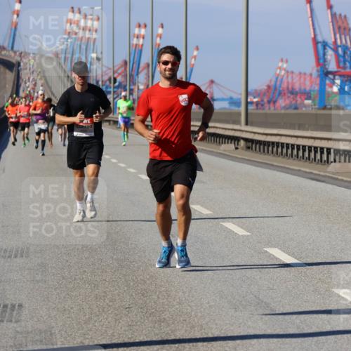 03.10.2025 - Köhlbrandbrückenlauf Strokosch-Dieckow http://msf.ph/oto/9112400 03.10.2025 12:41:21 Position 3  meine-sportfotos.de