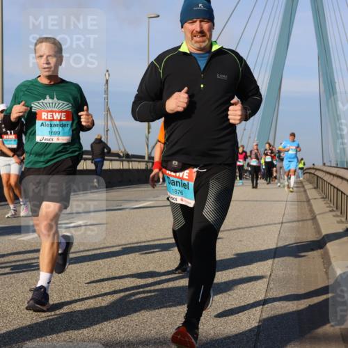 03.10.2025 - Köhlbrandbrückenlauf Strokosch-Dieckow http://msf.ph/oto/9112402 03.10.2025 09:45:44 Position 2 1699, 1876 meine-sportfotos.de