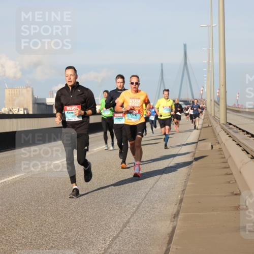 03.10.2025 - Köhlbrandbrückenlauf Lena Gebhardt http://msf.ph/oto/9112403 03.10.2025 09:42:26 Position 2 1261, 3043 meine-sportfotos.de