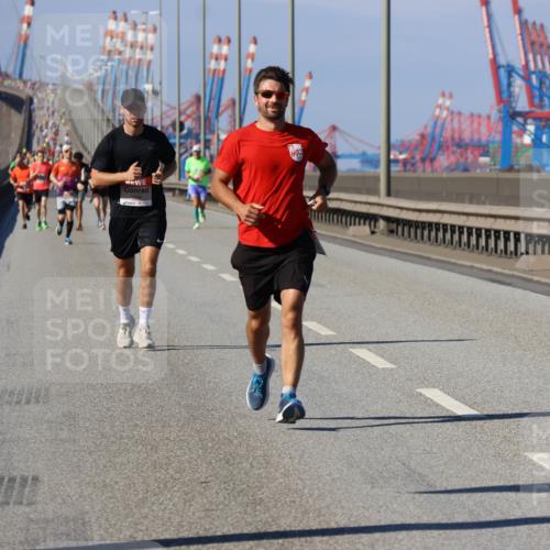 03.10.2025 - Köhlbrandbrückenlauf Strokosch-Dieckow http://msf.ph/oto/9112405 03.10.2025 12:41:21 Position 3  meine-sportfotos.de