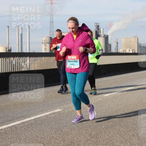 03.10.2025 - Köhlbrandbrückenlauf Lena Gebhardt http://msf.ph/oto/9112408 03.10.2025 10:16:01 Position 2 2666 meine-sportfotos.de
