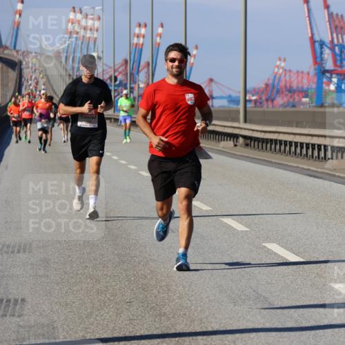 03.10.2025 - Köhlbrandbrückenlauf Strokosch-Dieckow http://msf.ph/oto/9112409 03.10.2025 12:41:21 Position 3  meine-sportfotos.de