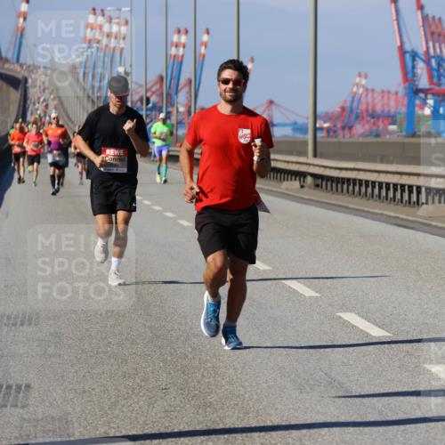 03.10.2025 - Köhlbrandbrückenlauf Strokosch-Dieckow http://msf.ph/oto/9112422 03.10.2025 12:41:21 Position 3  meine-sportfotos.de