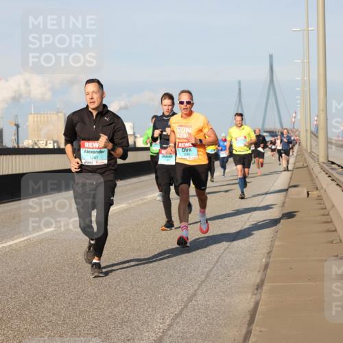 03.10.2025 - Köhlbrandbrückenlauf Lena Gebhardt http://msf.ph/oto/9112425 03.10.2025 09:42:26 Position 2 1261, 3043 meine-sportfotos.de
