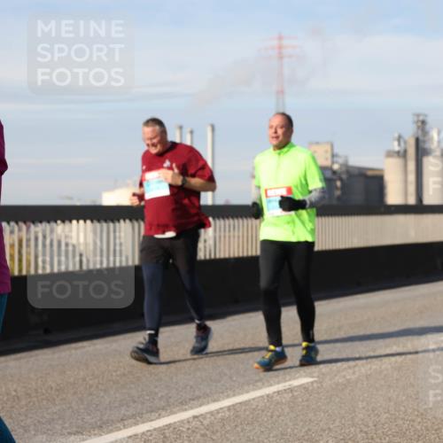 03.10.2025 - Köhlbrandbrückenlauf Lena Gebhardt http://msf.ph/oto/9112429 03.10.2025 10:16:02 Position 2 666 meine-sportfotos.de