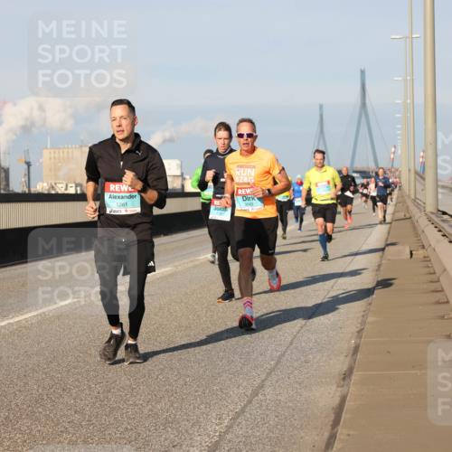 03.10.2025 - Köhlbrandbrückenlauf Lena Gebhardt http://msf.ph/oto/9112433 03.10.2025 09:42:26 Position 2 1261 meine-sportfotos.de