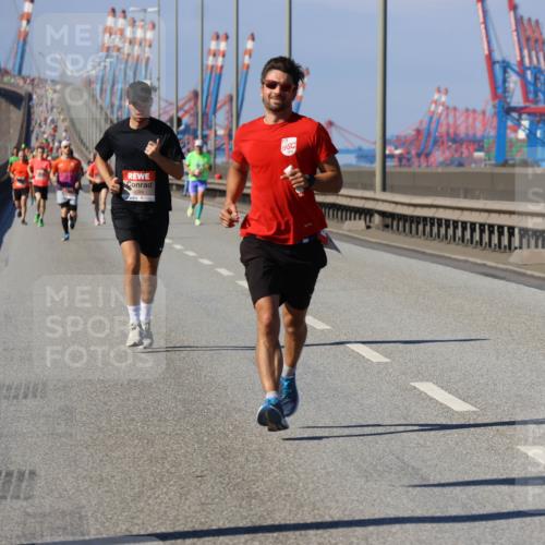 03.10.2025 - Köhlbrandbrückenlauf Strokosch-Dieckow http://msf.ph/oto/9112434 03.10.2025 12:41:21 Position 3 4089 meine-sportfotos.de
