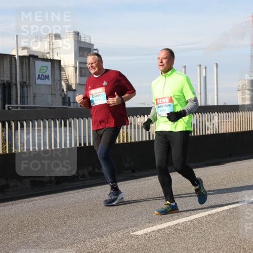 03.10.2025 - Köhlbrandbrückenlauf Lena Gebhardt http://msf.ph/oto/9112463 03.10.2025 10:16:03 Position 2 3349, 2480 meine-sportfotos.de