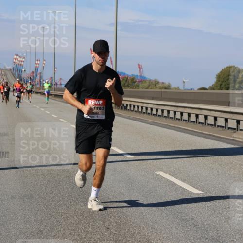 03.10.2025 - Köhlbrandbrückenlauf Strokosch-Dieckow http://msf.ph/oto/9112464 03.10.2025 12:41:27 Position 3 4089 meine-sportfotos.de