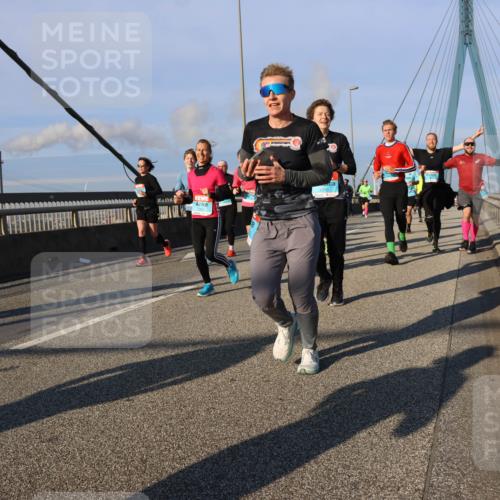 03.10.2025 - Köhlbrandbrückenlauf Strokosch-Dieckow http://msf.ph/oto/9112498 03.10.2025 09:45:55 Position 2 3010 meine-sportfotos.de