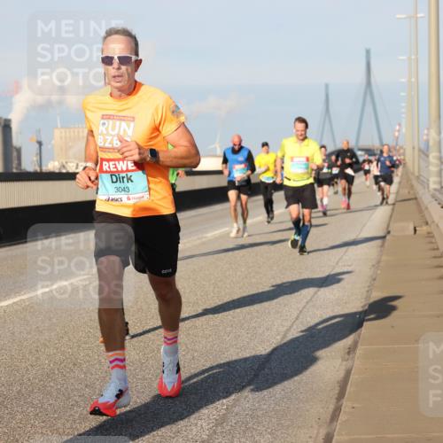 03.10.2025 - Köhlbrandbrückenlauf Lena Gebhardt http://msf.ph/oto/9112504 03.10.2025 09:42:27 Position 2 3043 meine-sportfotos.de