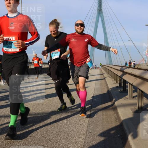 03.10.2025 - Köhlbrandbrückenlauf Strokosch-Dieckow http://msf.ph/oto/9112514 03.10.2025 09:45:56 Position 2 1163, 2560, 2793 meine-sportfotos.de