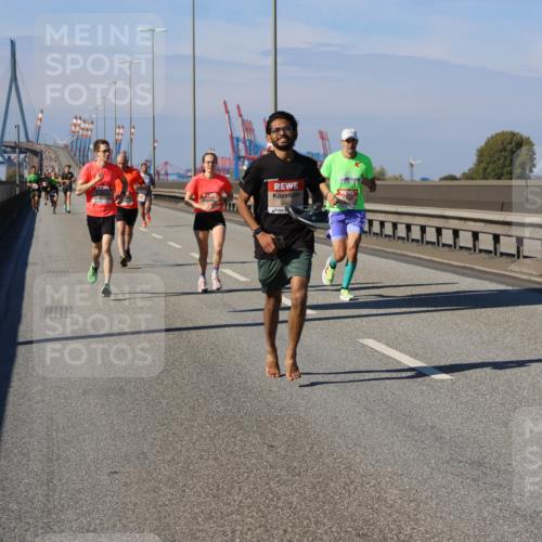 03.10.2025 - Köhlbrandbrückenlauf Strokosch-Dieckow http://msf.ph/oto/9112530 03.10.2025 12:41:42 Position 3 4043 meine-sportfotos.de
