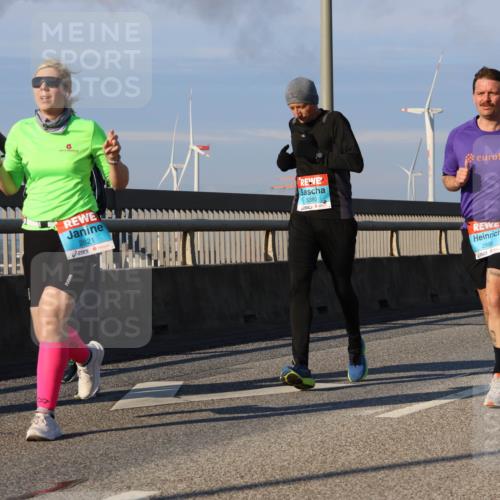 03.10.2025 - Köhlbrandbrückenlauf Strokosch-Dieckow http://msf.ph/oto/9112555 03.10.2025 09:46:01 Position 2 2821, 3380, 2990 meine-sportfotos.de