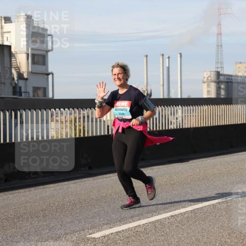 03.10.2025 - Köhlbrandbrückenlauf Lena Gebhardt http://msf.ph/oto/9112570 03.10.2025 10:16:11 Position 2 2516 meine-sportfotos.de