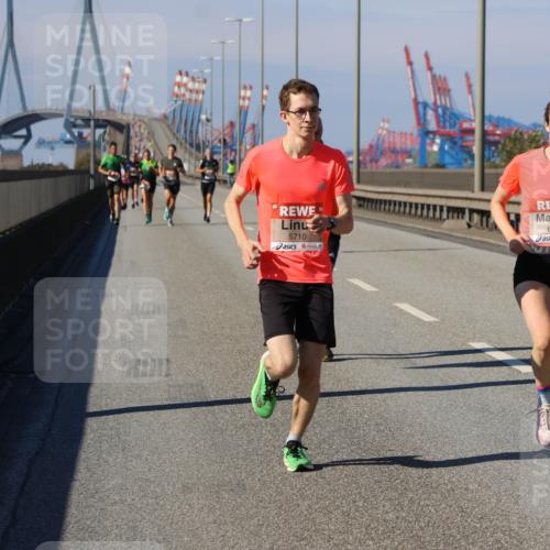 03.10.2025 - Köhlbrandbrückenlauf Strokosch-Dieckow http://msf.ph/oto/9112578 03.10.2025 12:41:44 Position 3 5710, 6200 meine-sportfotos.de