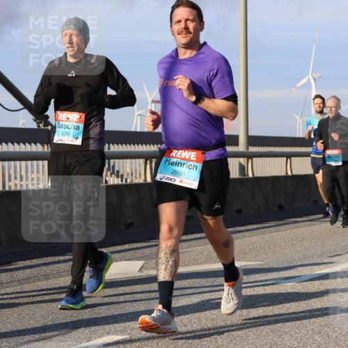 03.10.2025 - Köhlbrandbrückenlauf Strokosch-Dieckow http://msf.ph/oto/9112579 03.10.2025 09:46:03 Position 2 3380, 2990 meine-sportfotos.de