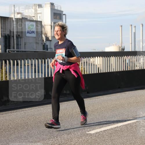 03.10.2025 - Köhlbrandbrückenlauf Lena Gebhardt http://msf.ph/oto/9112582 03.10.2025 10:16:12 Position 2  meine-sportfotos.de