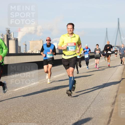 03.10.2025 - Köhlbrandbrückenlauf Lena Gebhardt http://msf.ph/oto/9112598 03.10.2025 09:42:29 Position 2 1010, 1083 meine-sportfotos.de