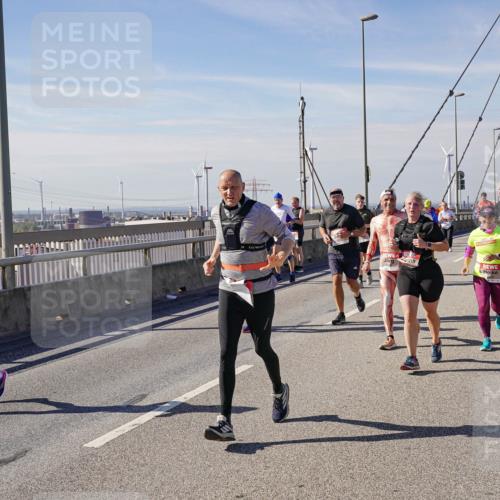 03.10.2025 - Köhlbrandbrückenlauf Michael Burmester http://msf.ph/oto/9112601 03.10.2025 12:54:38 Position 2  meine-sportfotos.de
