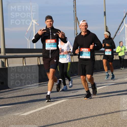 03.10.2025 - Köhlbrandbrückenlauf Strokosch-Dieckow http://msf.ph/oto/9112602 03.10.2025 09:46:05 Position 2 1886, 1764, 1742 meine-sportfotos.de