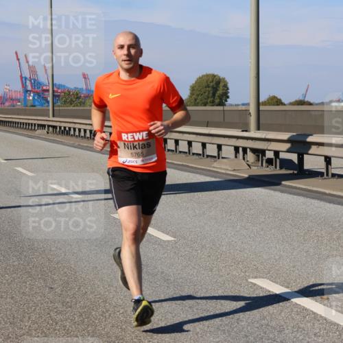 03.10.2025 - Köhlbrandbrückenlauf Strokosch-Dieckow http://msf.ph/oto/9112625 03.10.2025 12:41:48 Position 3 5765 meine-sportfotos.de