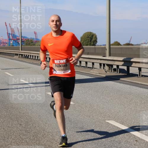 03.10.2025 - Köhlbrandbrückenlauf Strokosch-Dieckow http://msf.ph/oto/9112631 03.10.2025 12:41:48 Position 3 5765 meine-sportfotos.de