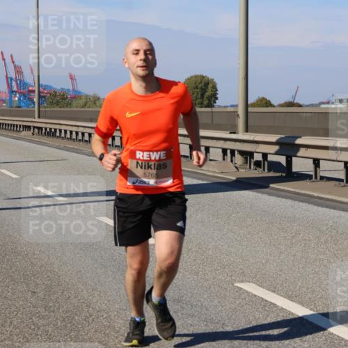 03.10.2025 - Köhlbrandbrückenlauf Strokosch-Dieckow http://msf.ph/oto/9112641 03.10.2025 12:41:48 Position 3 5765 meine-sportfotos.de