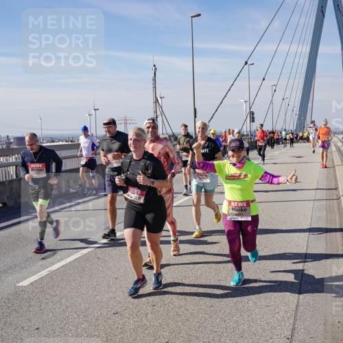 03.10.2025 - Köhlbrandbrückenlauf Michael Burmester http://msf.ph/oto/9112657 03.10.2025 12:54:39 Position 2 5929 meine-sportfotos.de
