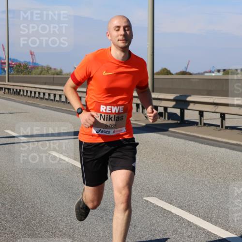 03.10.2025 - Köhlbrandbrückenlauf Strokosch-Dieckow http://msf.ph/oto/9112658 03.10.2025 12:41:48 Position 3 5765 meine-sportfotos.de