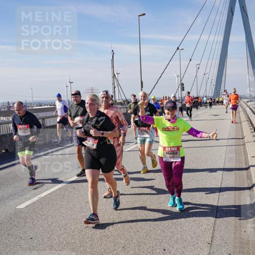 03.10.2025 - Köhlbrandbrückenlauf Michael Burmester http://msf.ph/oto/9112666 03.10.2025 12:54:39 Position 2 5929 meine-sportfotos.de