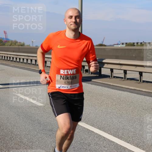 03.10.2025 - Köhlbrandbrückenlauf Strokosch-Dieckow http://msf.ph/oto/9112670 03.10.2025 12:41:48 Position 3 5765 meine-sportfotos.de