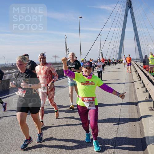 03.10.2025 - Köhlbrandbrückenlauf Michael Burmester http://msf.ph/oto/9112672 03.10.2025 12:54:40 Position 2 29 meine-sportfotos.de