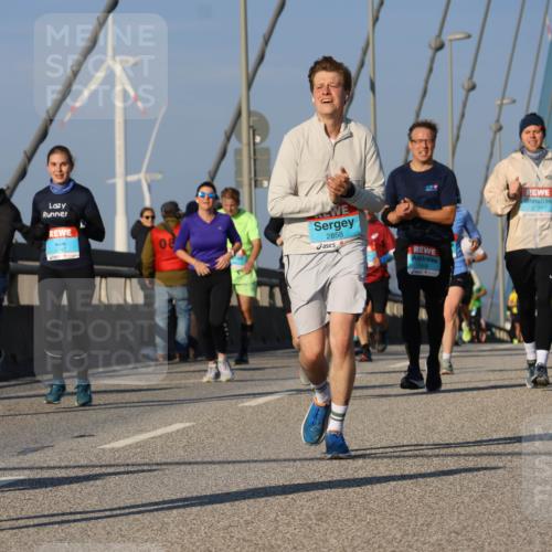 03.10.2025 - Köhlbrandbrückenlauf Strokosch-Dieckow http://msf.ph/oto/9112674 03.10.2025 09:46:12 Position 2 2858, 08, 2027 meine-sportfotos.de