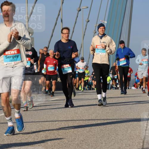 03.10.2025 - Köhlbrandbrückenlauf Strokosch-Dieckow http://msf.ph/oto/9112694 03.10.2025 09:46:13 Position 2 2858, 2027, 1408 meine-sportfotos.de