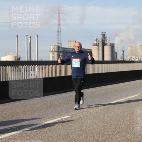 03.10.2025 - Köhlbrandbrückenlauf Lena Gebhardt http://msf.ph/oto/9112700 03.10.2025 10:16:24 Position 2 3517 meine-sportfotos.de