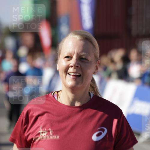 03.10.2025 - Köhlbrandbrückenlauf Jannik Wohlers http://msf.ph/oto/9112704 03.10.2025 13:31:22 Ziel 4800, 4967, 5030, 5310, 5362, 5378, 5511, 5518, 5519, 5598, 5772, 5773, 6242, 6243, 6559, 6597, 6731 meine-sportfotos.de