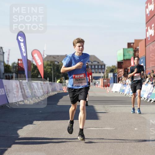 03.10.2025 - Köhlbrandbrückenlauf Jannik Wohlers http://msf.ph/oto/9112706 03.10.2025 13:01:04 Ziel 4039, 4069, 4140, 4177, 4407, 4425, 4512, 4820, 5779 meine-sportfotos.de
