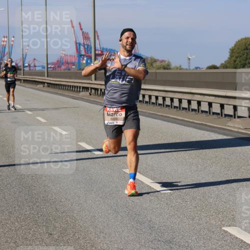 03.10.2025 - Köhlbrandbrückenlauf Strokosch-Dieckow http://msf.ph/oto/9112711 03.10.2025 12:41:52 Position 3 6002 meine-sportfotos.de