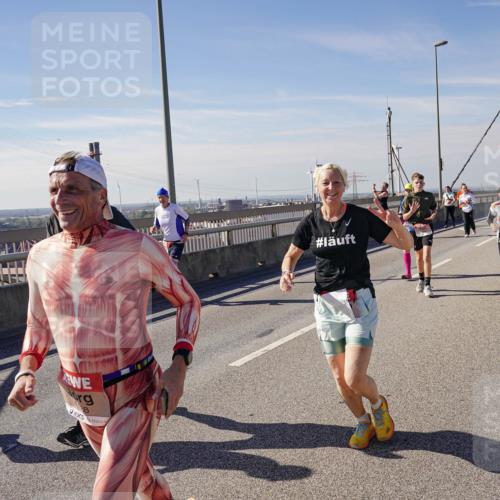 03.10.2025 - Köhlbrandbrückenlauf Michael Burmester http://msf.ph/oto/9112723 03.10.2025 12:54:41 Position 2 4587, 8 meine-sportfotos.de