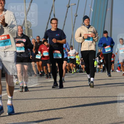 03.10.2025 - Köhlbrandbrückenlauf Strokosch-Dieckow http://msf.ph/oto/9112727 03.10.2025 09:46:14 Position 2 2858, 3006 meine-sportfotos.de